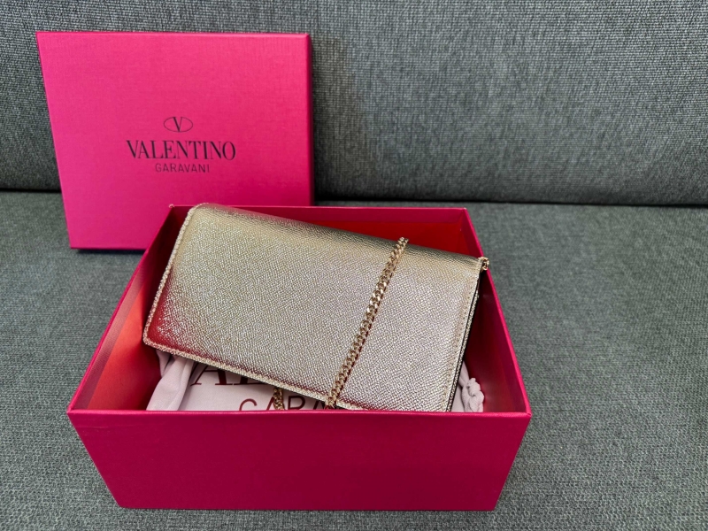 Va1e*ntin0 satchel bag